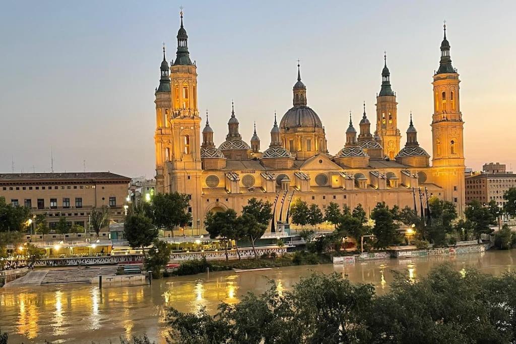 Apartamento Con Vistas Al Pilar Con Aparcamiento Privado Zaragoza Ngoại thất bức ảnh