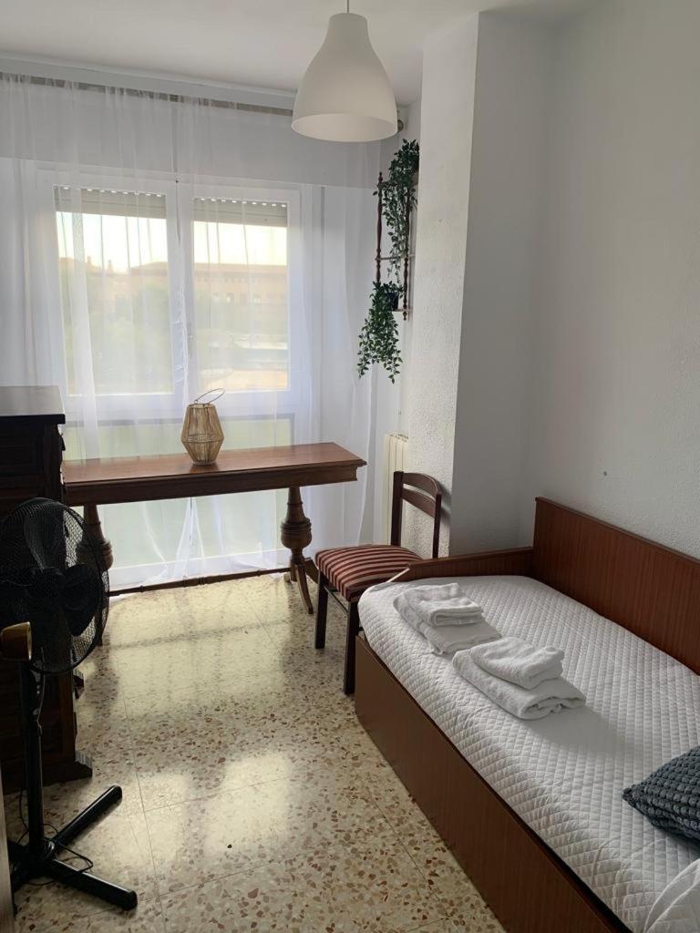 Apartamento Con Vistas Al Pilar Con Aparcamiento Privado Zaragoza Ngoại thất bức ảnh